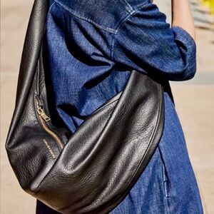 Chic Black Leather Shoulder Bag